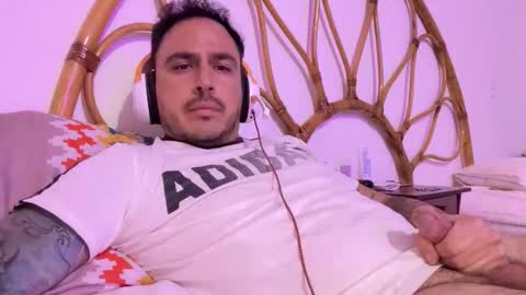 leafar_volkov online show from 10/16/25, 04:02