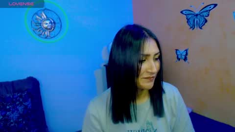 Snapshot of leah_666 chatting on 12/24/24, 02:44 leah 666 online show from 12/24/24, 02:44