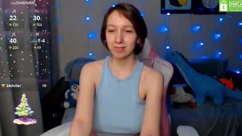 Snapshot of leah__gotty chatting on 12/17/24, 05:36 Leah Gotty online show from 12/17/24, 05:36