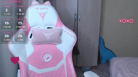 Leah  Gotty online show from 11/26/25, 02:23