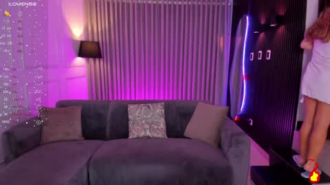 Leah  Greyy online show from 12/30/24, 03:46