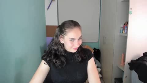 Laura online show from 01/22/25, 04:34