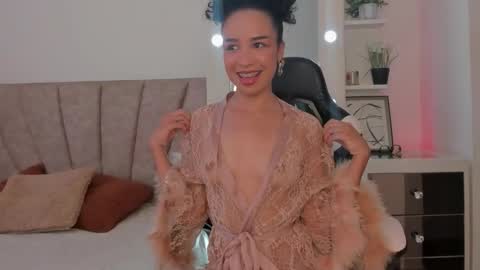 Snapshot of leahaltomm chatting on 10/16/25, 07:59 leahaltomm online show from 10/16/25, 07:59