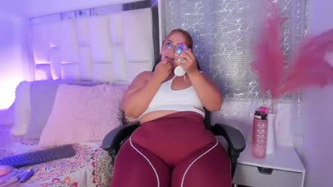 Snapshot of leahbarker chatting on 06/22/26, 03:08 Leah online show from 06/22/26, 03:08