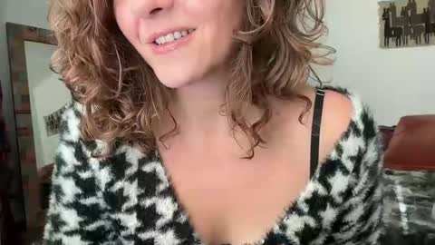 Leah Sparkles online show from 10/17/25, 02:52