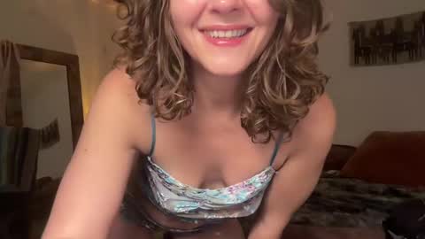 Leah Sparkles online show from 10/31/25, 04:57