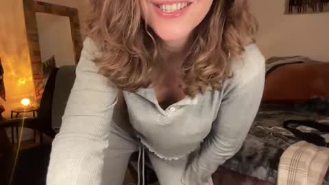Leah Sparkles online show from 12/04/25, 03:27
