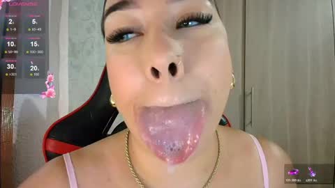 Snapshot of leahtemptation chatting on 06/07/26, 10:41 leah online show from 06/07/26, 10:41