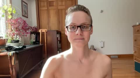 Lee online show from 02/08/25, 06:22