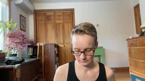 Lee online show from 02/18/25, 03:43