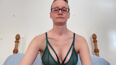 Lee online show from 02/24/25, 04:04