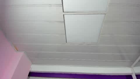 leamoreau__ online show from 10/12/25, 12:15