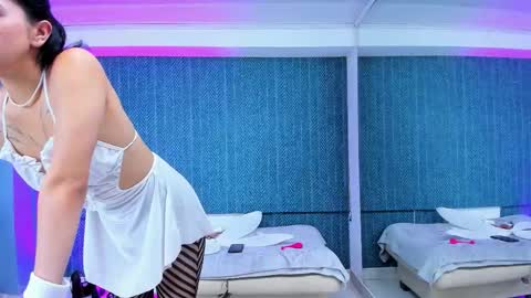 leamoreau__ online show from 01/15/26, 03:00