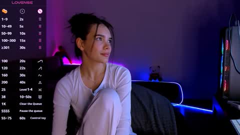 Leana online show from 11/21/25, 03:54