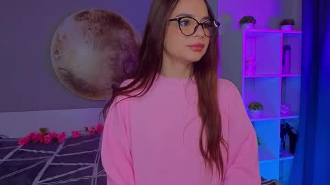 Sophie online show from 03/25/26, 07:09