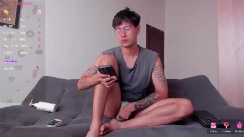 Snapshot of leaneseb chatting on 01/19/26, 04:11 leaneseb online show from 01/19/26, 04:11