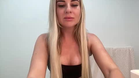 Snapshot of leannaxox chatting on 01/30/25, 10:29 Leanna online show from 01/30/25, 10:29