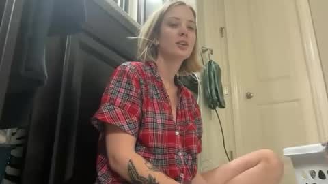 leanneluxecouple online show from 12/03/25, 11:30