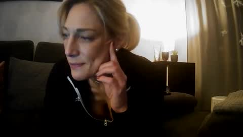 LeaSofia online show from 01/11/26, 09:20