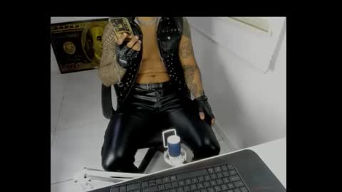 Snapshot of leather_king_of_bitches chatting on 04/11/26, 12:48 leather_king_of_bitches online show from 04/11/26, 12:48