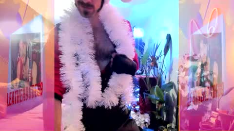 Snapshot of leatherdude69 chatting on 12/16/24, 04:55 leatherdude69 online show from 12/16/24, 04:55