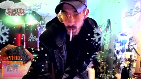 Snapshot of leatherdude69 chatting on 12/19/24, 09:51 leatherdude69 online show from 12/19/24, 09:51