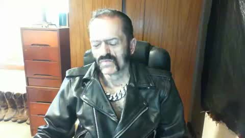 leathergreaser online show from 01/18/25, 12:24