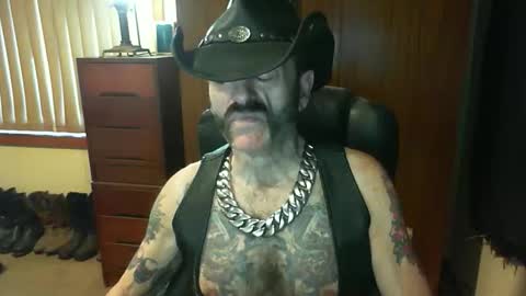 leathergreaser online show from 11/25/25, 07:14