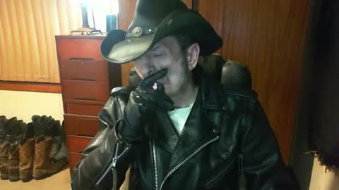 leathergreaser online show from 07/07/26, 07:29