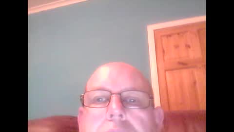 leatherpants68 online show from 09/25/25, 08:34