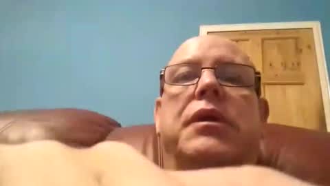 leatherpants68 online show from 11/09/25, 10:08