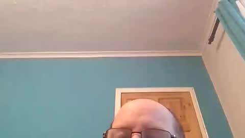 leatherpants68 online show from 11/27/25, 08:38