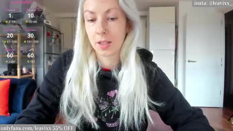 LeaVixx online show from 10/23/25, 09:41