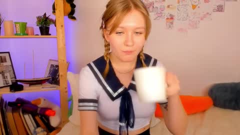 Snapshot of leazy_peasy chatting on 12/06/24, 09:21 Ellie online show from 12/06/24, 09:21