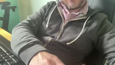 Snapshot of lee_8891 chatting on 06/11/26, 08:23 lee_8891 online show from 06/11/26, 08:23