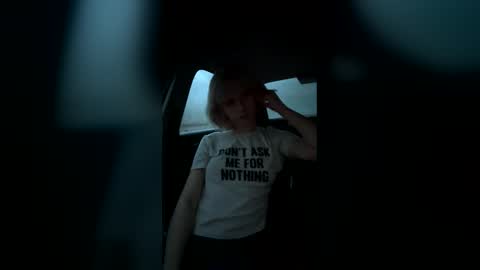 Snapshot of lee_sky chatting on 06/10/26, 12:11 I am Melisa. Im new here. This is my first day online show from 06/10/26, 12:11