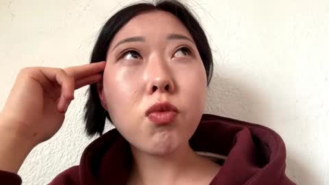 Snapshot of leeannauhlenhopp chatting on 04/07/26, 07:20 Nika online show from 04/07/26, 07:20