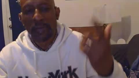 Ebony DeafGuy online show from 01/18/26, 07:01