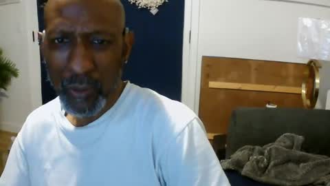 Snapshot of leeguy_hugedick chatting on 07/18/26, 07:12 Ebony DeafGuy online show from 07/18/26, 07:12