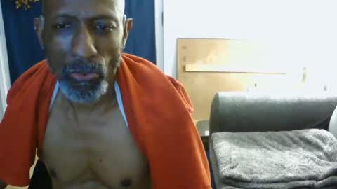 Snapshot of leeguy_hugedick chatting on 08/01/26, 08:24 Ebony DeafGuy online show from 08/01/26, 08:24