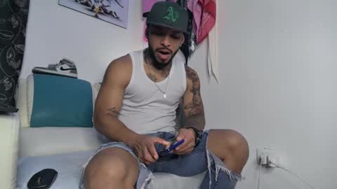 leenar_key online show from 02/01/25, 02:02