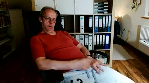 Snapshot of lefti27 chatting on 05/24/26, 11:32 Dave online show from 05/24/26, 11:32