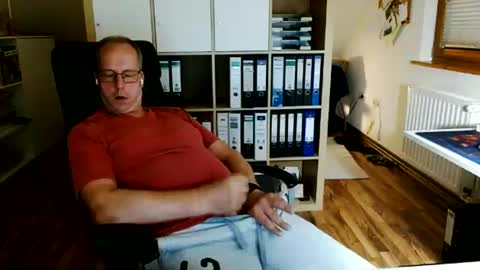 Snapshot of lefti27 chatting on 06/15/26, 09:28 Dave online show from 06/15/26, 09:28