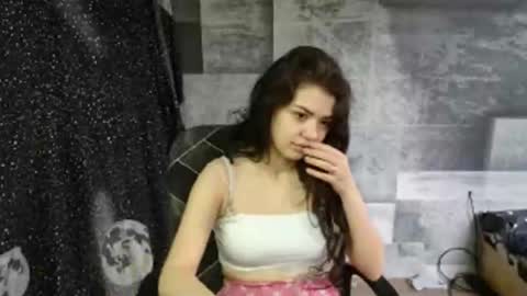 Liya online show from 04/17/26, 10:29