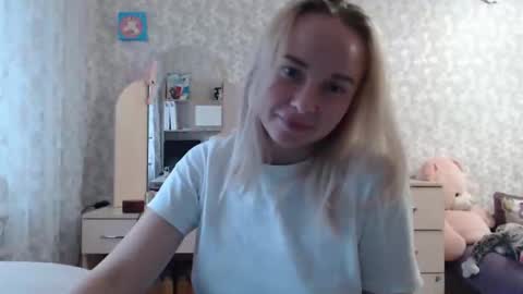 leggywily25 online show from 10/21/25, 10:27