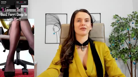 Snapshot of legswattitude chatting on 12/30/24, 11:15 Elle  online show from 12/30/24, 11:15