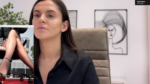 Elle  online show from 11/18/25, 07:57