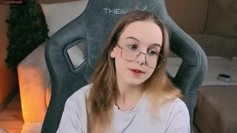 Snapshot of leiamurphy chatting on 05/03/26, 04:02 Leia online show from 05/03/26, 04:02