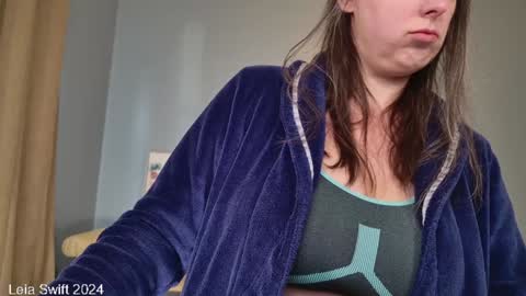 Snapshot of leiaswift chatting on 12/01/24, 07:36 Leia Swift online show from 12/01/24, 07:36