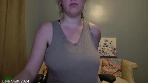 Snapshot of leiaswift chatting on 12/09/24, 12:40 Leia Swift online show from 12/09/24, 12:40